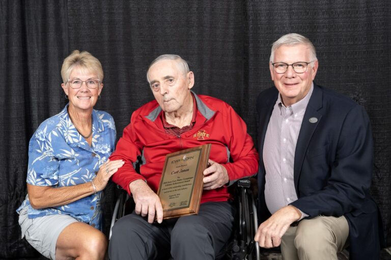 Iowa Corn Honors Curt Jones with the 2024 Iowa Corn Walter Goeppinger Lifetime Achievement Award 